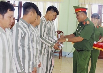 chu tich nuoc an giam an tu hinh cho 11 bi an