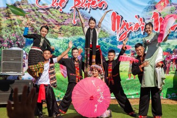 nghe an ba con vung bien vui tet doc lap