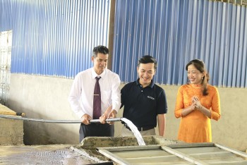 nuoc sach den voi tre em dan toc thieu so lai chau