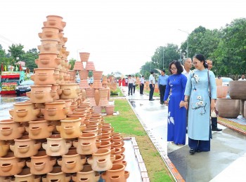 doc dao con duong nghe thuat gom do o vinh long