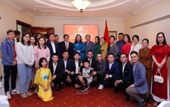 pho chu tich nuoc vo thi anh xuan danh gia cao cong dong nguoi viet o mozambique