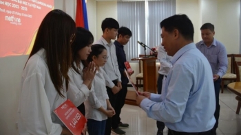 Doanh nghiệp Việt chắp cánh ước mơ cho sinh viên Campuchia