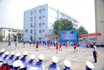 tau hai quan hoang gia australia giao luu the thao voi truong cao dang ky thuat hai quan