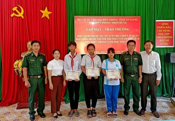 an giang cham lo cho hoc sinh ngheo vung bien gioi