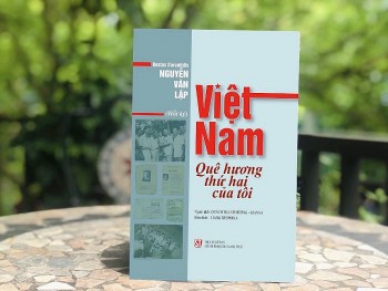 Việt Nam qua hồi ký của Anh hùng Hy Lạp Kostas Sarantidis - Nguyễn Văn Lập