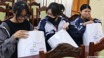 GNI tặng 3.000 gói quà cho phụ nữ và trẻ em gái tỉnh Hải Dương