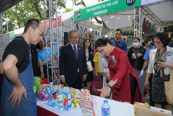 Đại sứ Nhật Bản tại Việt Nam "tiếp lửa" cho trẻ em có hoàn cảnh khó khăn