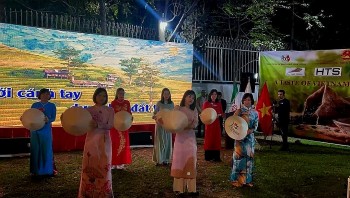 quang ba hinh anh con nguoi va van hoa viet nam tai iran