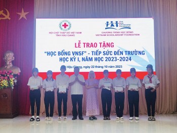 hon 150 trieu dong den voi hoc sinh ngheo vuot kho tinh hau giang