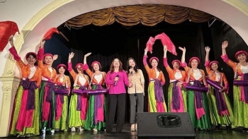 “Đêm Văn hóa Việt Nam” thu hút đông đảo người dân Hungary tham gia