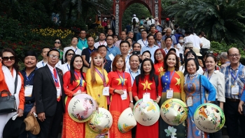 Phát huy nguồn lực của người Việt Nam ở nước ngoài phục vụ phát triển đất nước trong tình hình mới