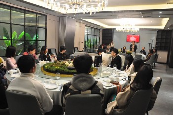 cong dong nguoi viet tai trung khanh tu xuyen lam cau noi huu nghi viet nam trung quoc