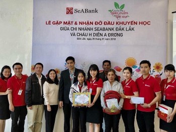 hoc bong uom mam uoc mo seabank viet tiep giac mo dat chan toi giang duong dai hoc cho 16 em hoc sinh ngheo