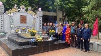 chuyen nguoi thay duoc hoc tro ngoai quoc lap mieu