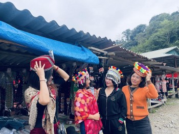 cho doan ket o bien gioi viet lao noi giao luu tham tinh huu nghi