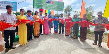 ca mau khanh thanh va dua vao su dung 10 cay cau huu nghi viet uc