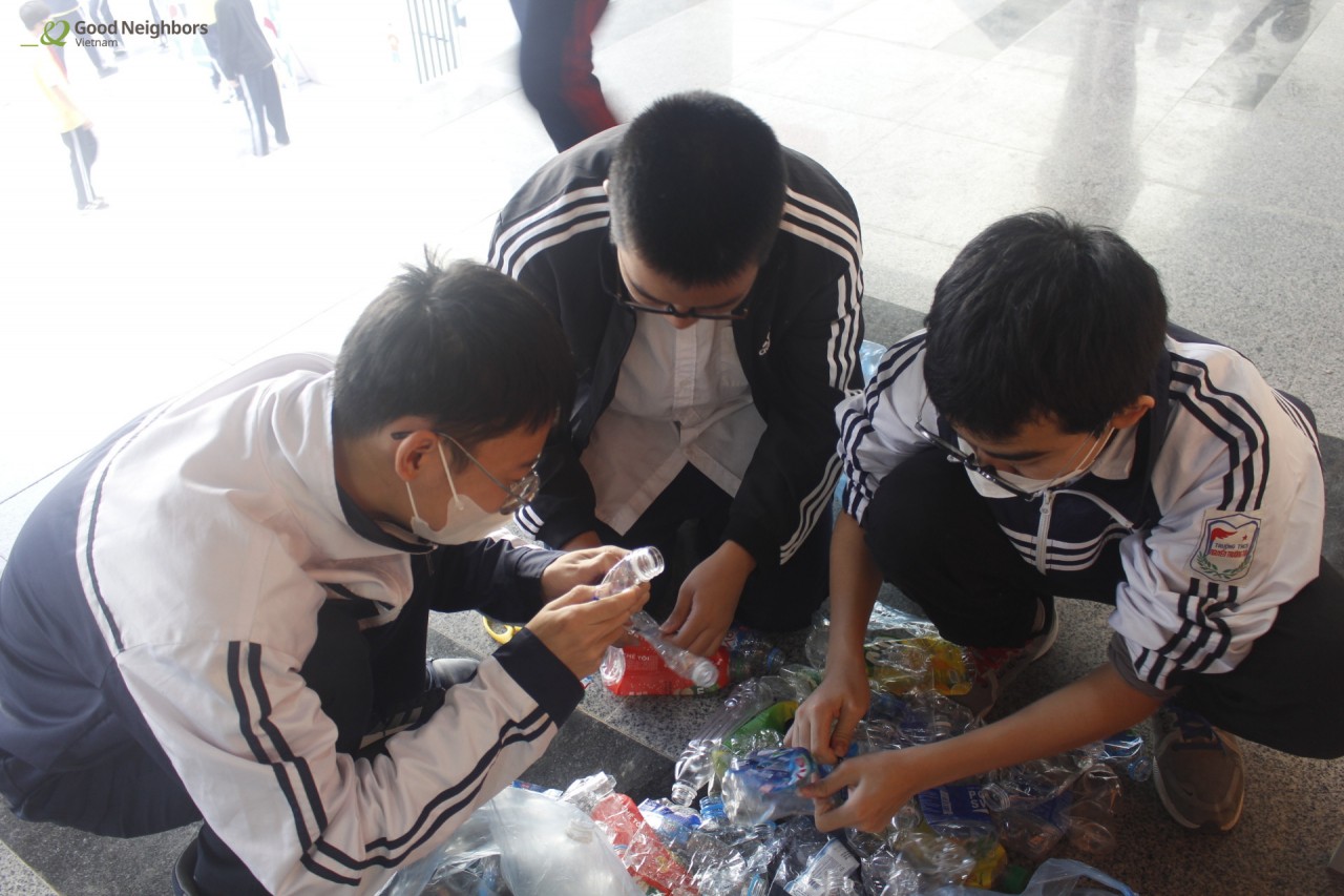 64.000 chai nhựa được thu gom qua hoạt động "Hiệp sĩ tái chế" tại 4 trường học ở Hà Nội