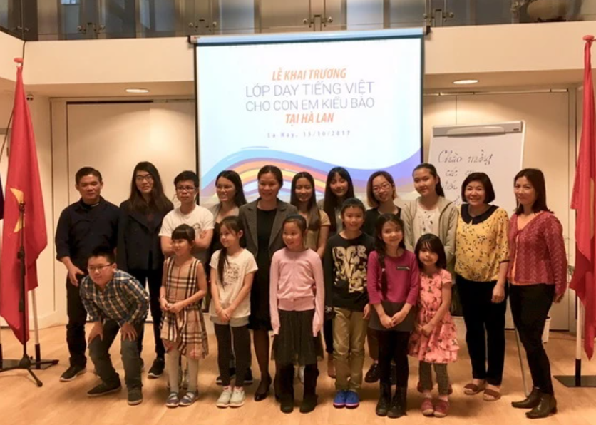 Cần đẩy mạnh hỗ trợ cộng đồng người Việt Nam ở nước ngoài trong việc dạy và học tiếng Việt
