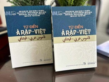 ra mat cuon tu dien arab viet dau tien