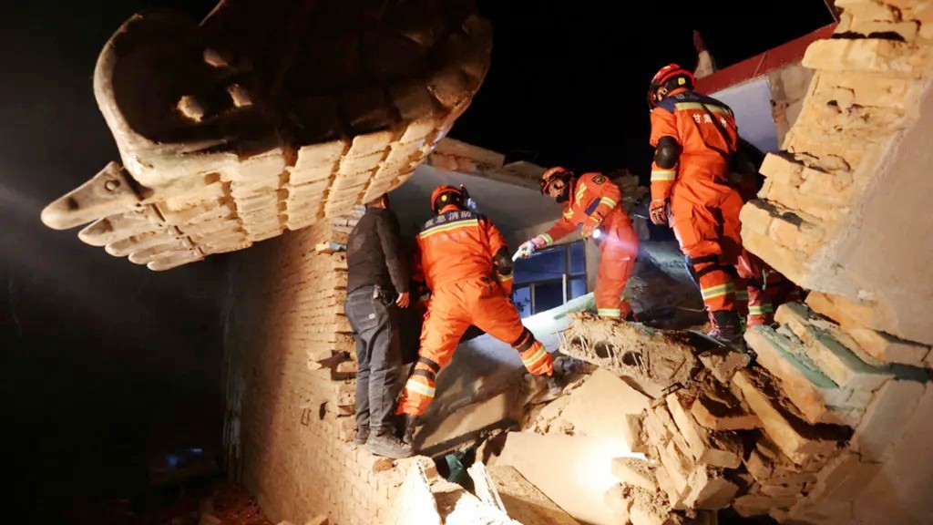 Trung Quốc gấp rút triển khai công tác cứu hộ sau động đất