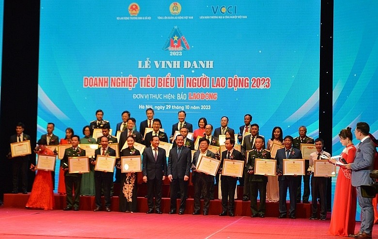 Vinh danh "Doanh nghiệp tiêu biểu vì người lao động" năm 2023