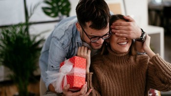 tet duong lich 2024 qua tet duong lich cho ban gai ngot ngao nhat