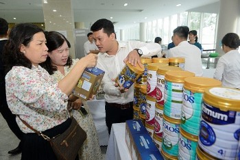 vinamilk dong hanh cung cau lac bo dieu duong truong viet nam tap huan cham soc dinh duong benh ly cho nguoi benh