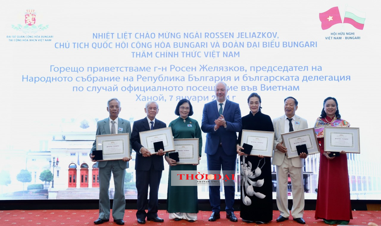 Quốc hội Bulgaria vinh danh 6 cá nhân có nhiều đóng góp cho tình hữu nghị Việt Nam - Bulgaria