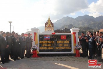 tinh son la va xaysomboun khanh thanh cong vien huu nghi