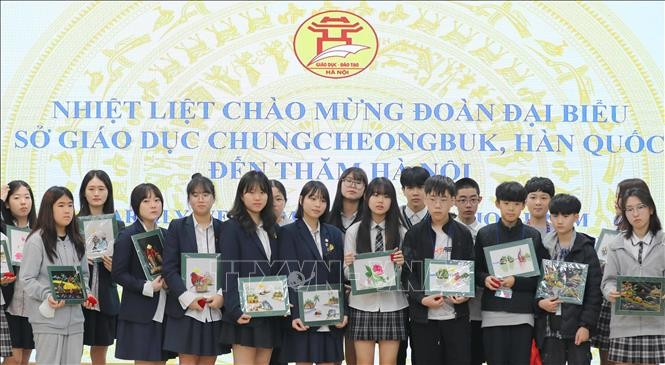 Học sinh Hàn Quốc trải nghiệm hoạt động giáo dục, sinh hoạt gia đình ở Hà Nội