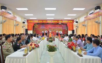 huyen tan chau tay ninh va huyen memot campuchia buoi hop mat huu nghi mung xuan giap thin 2024