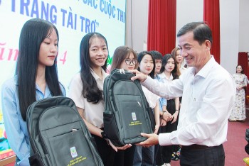 Trao 397 suất học bổng khuyến học, khuyến tài “Lương Định Của” tại Sóc Trăng