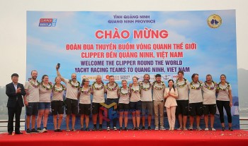 11 doi dua thuyen buom vong quanh the gioi mua giai 2023 2024 den vinh ha long