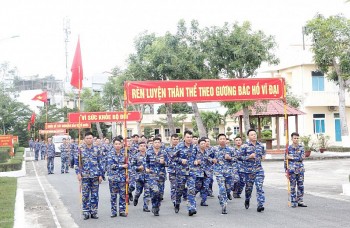 bo doi hai quan ra quan huan luyen