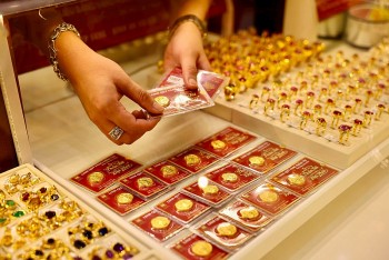 gia vang trong nuoc van neo cao