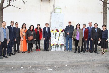 dai su quan viet nam tai algeria tuong niem 50 nam cac nha bao algeria hy sinh o viet nam