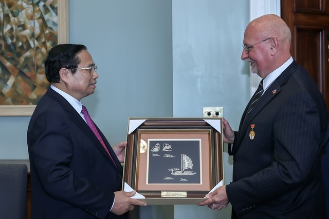 Thủ tướng tiếp Chủ tịch Hội Hữu nghị New Zealand-Việt Nam