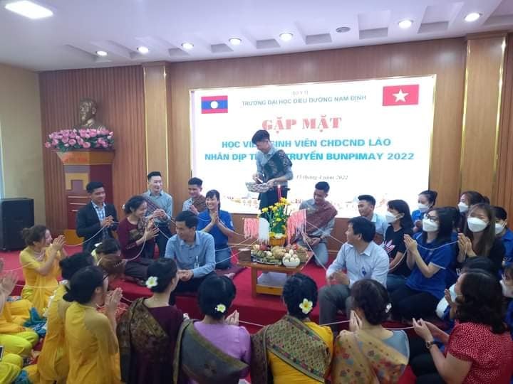 Nam Định hỗ trợ thêm kinh phí học tiếng Việt cho sinh viên tỉnh Oudomxay (Lào)