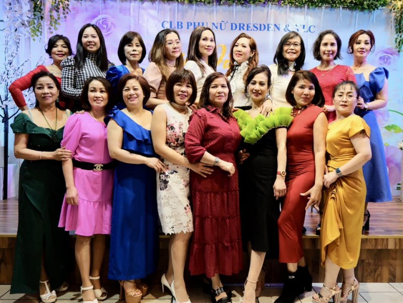 Dấu ấn ngày hội áo dài của Liên hiệp hội Phụ nữ Việt Nam tại Đức