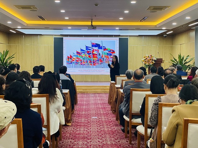 Hà Nội: tập huấn kiến thức lễ tân ngoại giao cho cán bộ làm công tác đối ngoại nhân dân