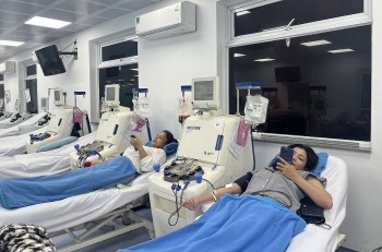 3 người Việt hiến máu hiếm cứu bệnh nhân Anh