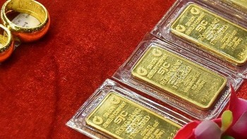 vang dong loat tang gia manh