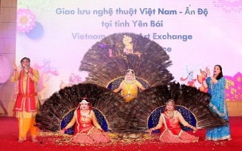 mua dan gian an do lan toa thong diep tinh yeu den khan gia viet nam