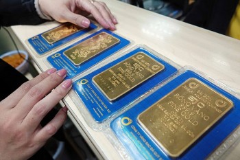 gia vang trong nuoc nguoc chieu the gioi