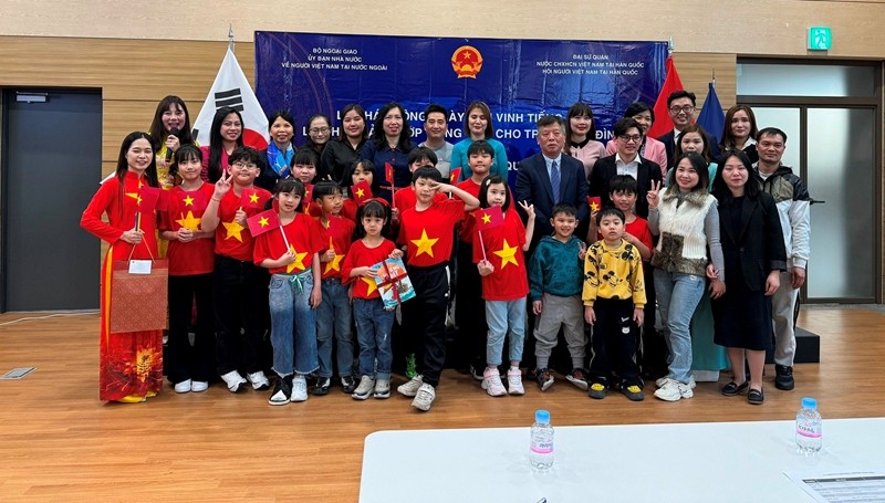 Trẻ em trong các gia đình đa văn hóa tại Hàn Quốc có thêm cơ hội học tiếng Việt