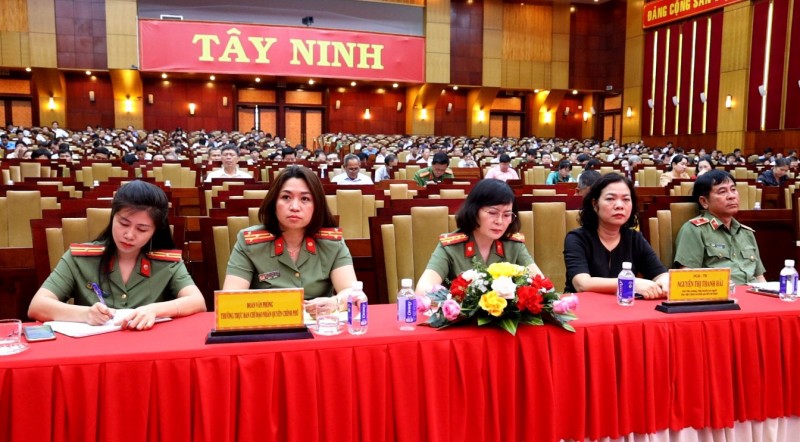 Tây Ninh: thông tin về công tác nhân quyền trong tình hình mới đến cán bộ, Đảng viên