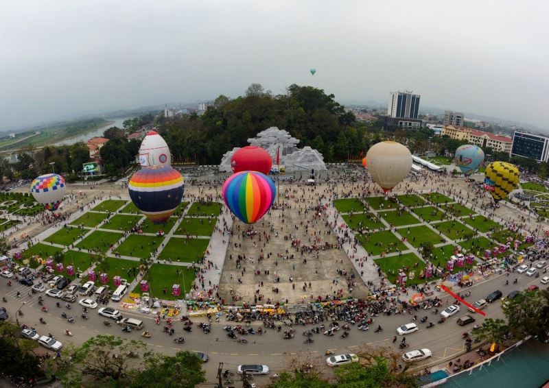 Phi công các nước tham gia trình diễn khinh khí cầu tại Tuyên Quang