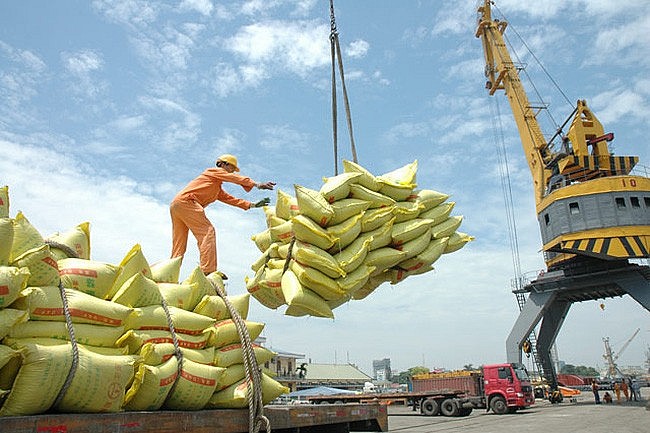 Lượng hạn ngạch thuế quan nhập khẩu gạo, lá thuốc lá khô từ Campuchia năm 2023, 2024