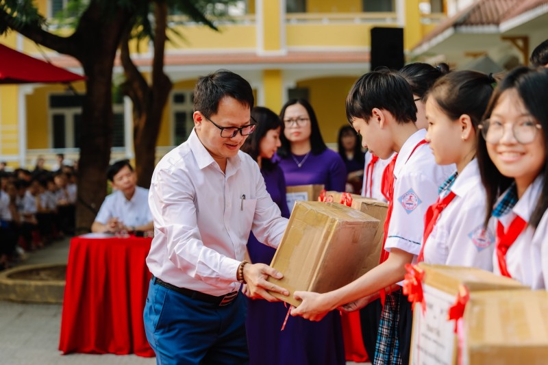 Zhi Shan Foundation xây dựng 3 thư viện, 165 tủ sách cho học sinh TP Huế