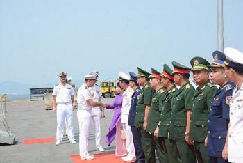 Tàu Hải quân Pháp tiến hành luyện tập chung với tàu Cảnh sát biển Việt Nam
